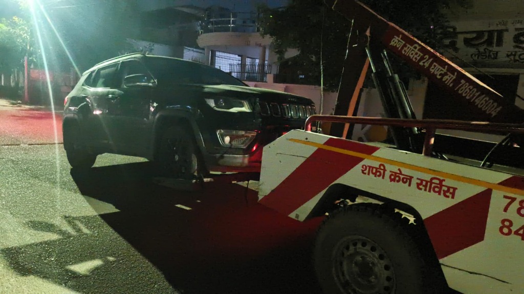24 Hours Night Towing Service Lucknow Jeep Compass