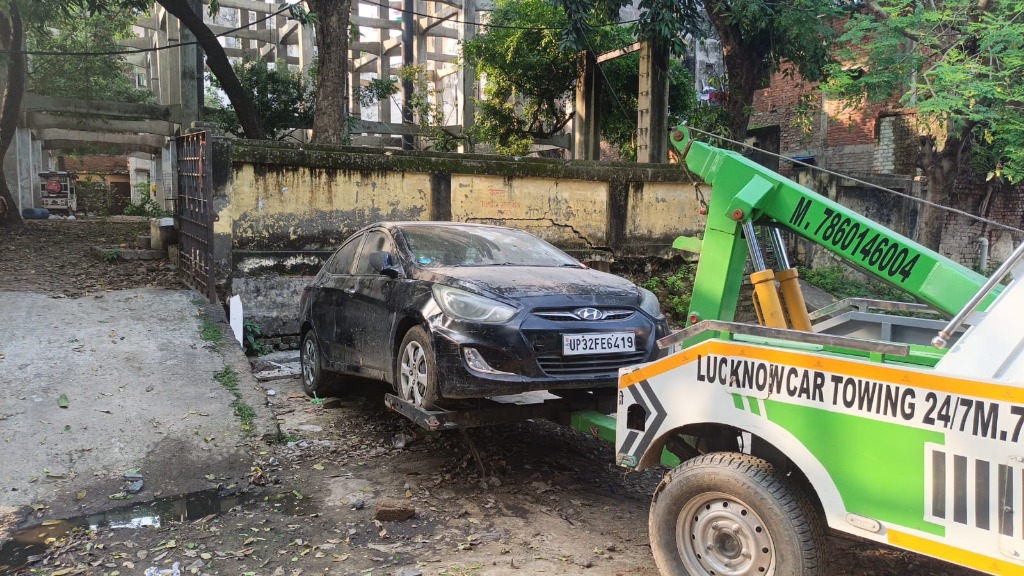 Flatbed Towing Hyundai Sedan Lucknow