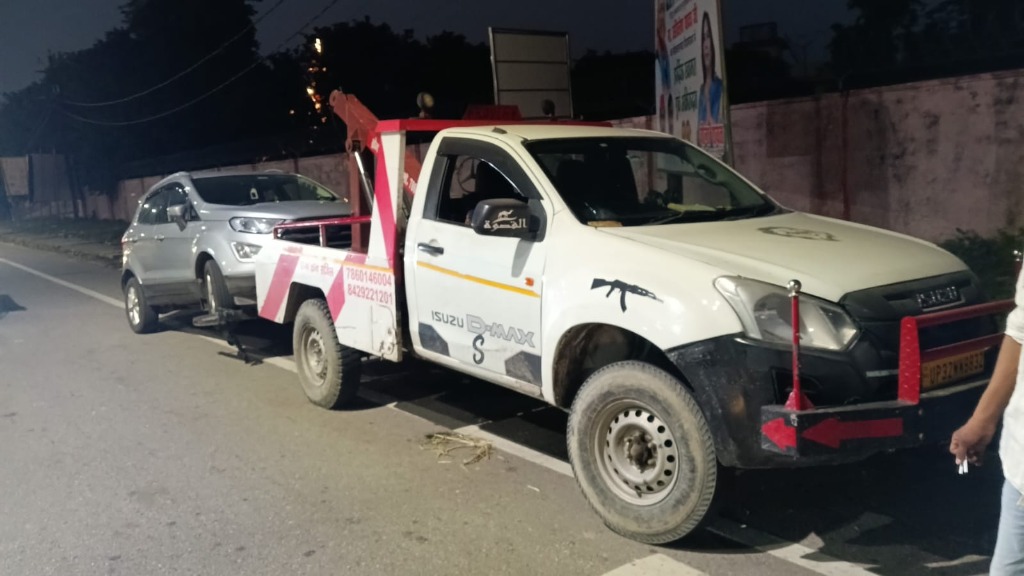 Lucknow Car Towing Service 24/7 Isuzu Towing Truck